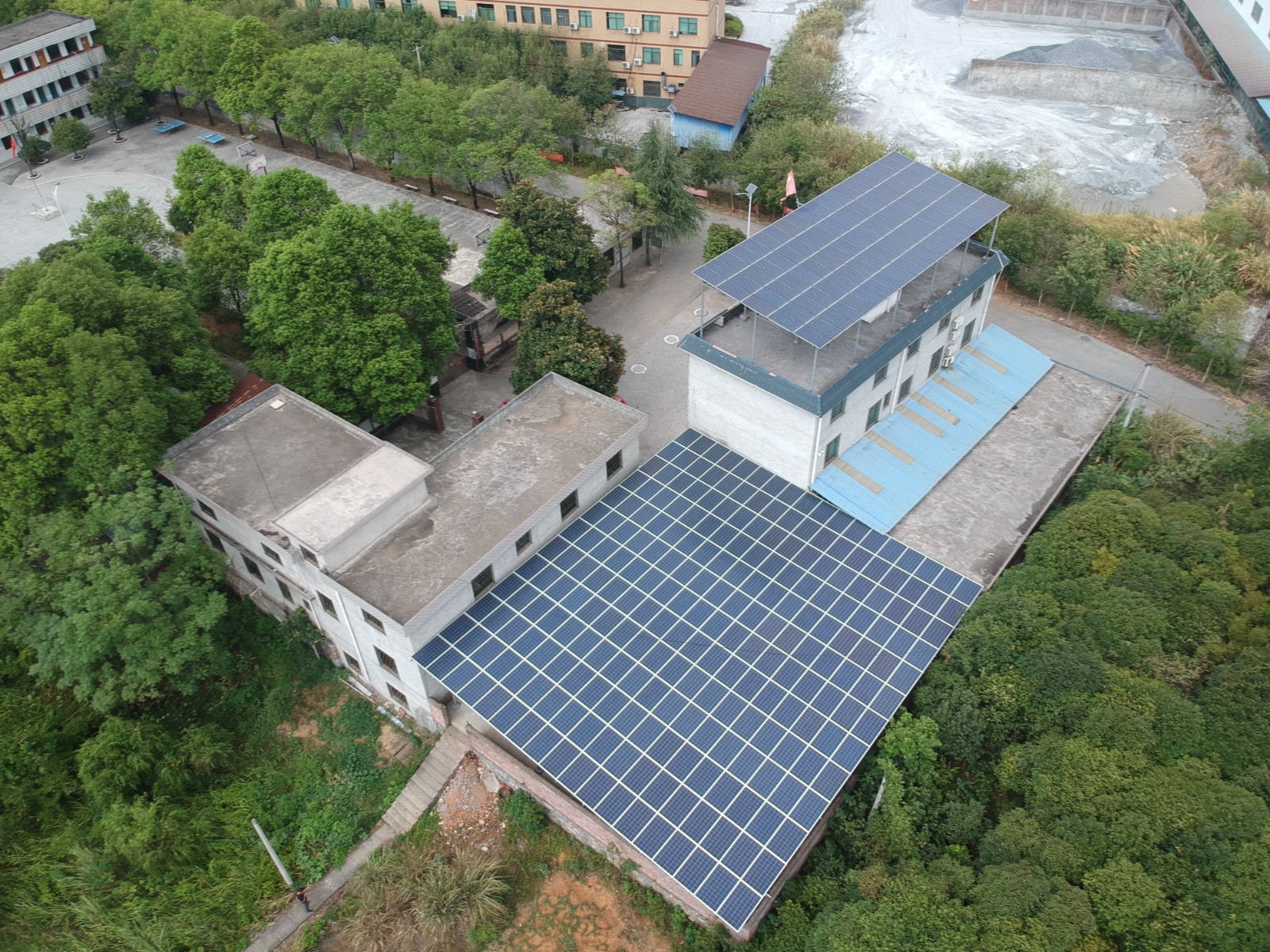 工厂限电停产，商场4点放工！缺电问题再发酵，不装光伏开工都难！